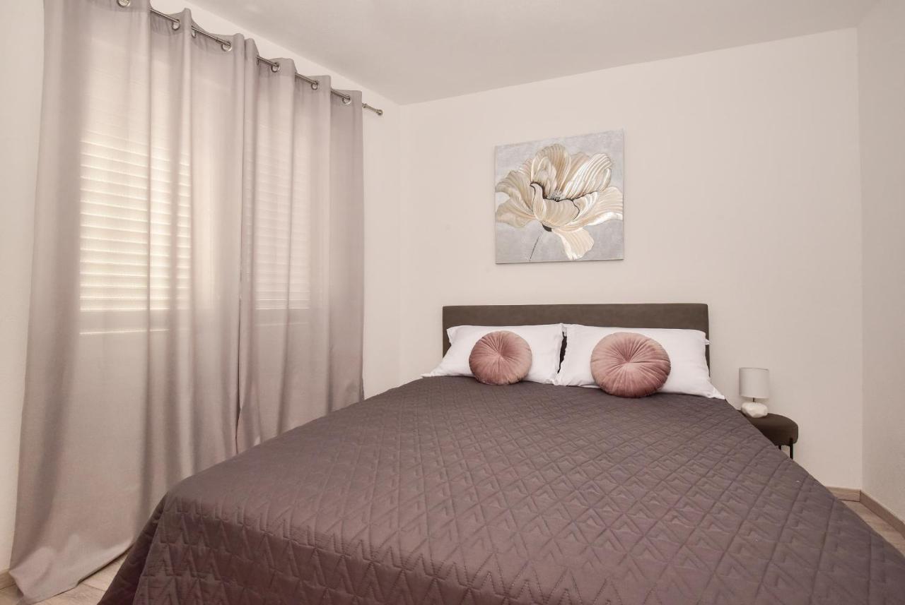 Luka Apartment Igrane